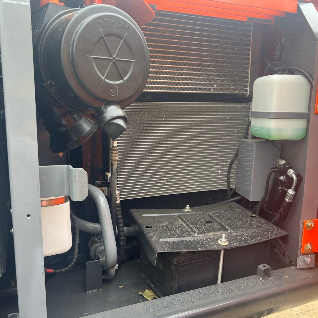Hitachi ZX 120 - Imagen 7