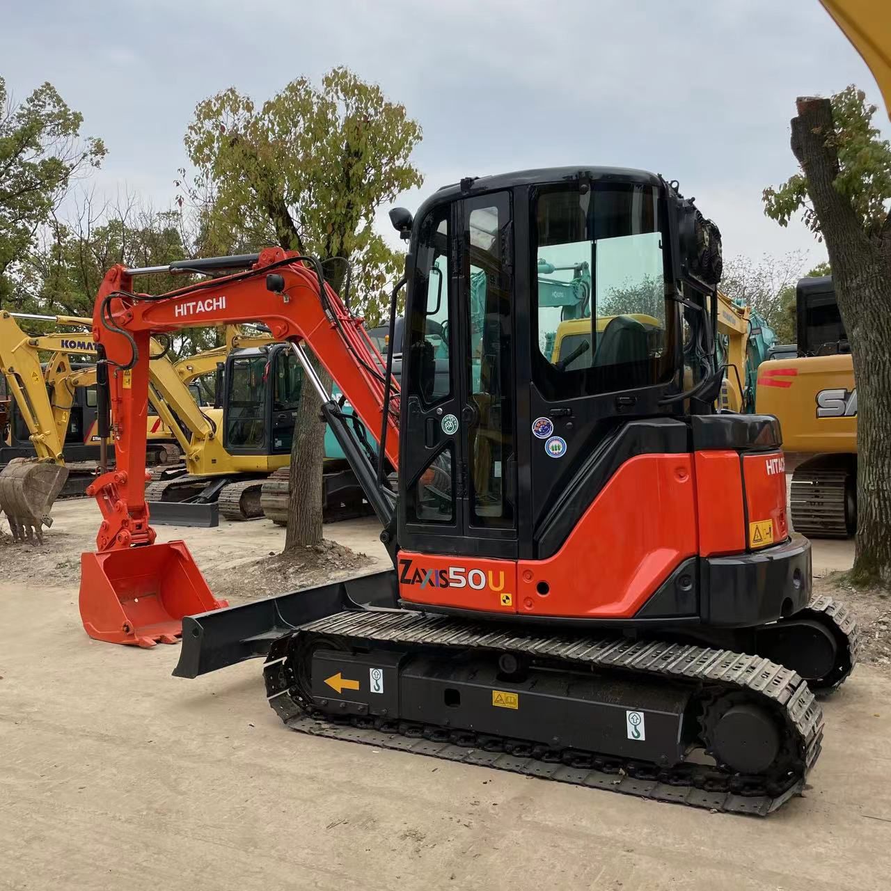 Mini Excavadora Hitachi ZAXIS 50 Seminueva - Imagen 4