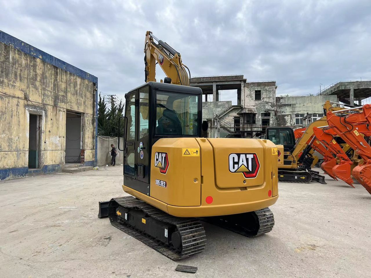 Mini Excavadora CAT 305E2 Seminueva - Imagen 5