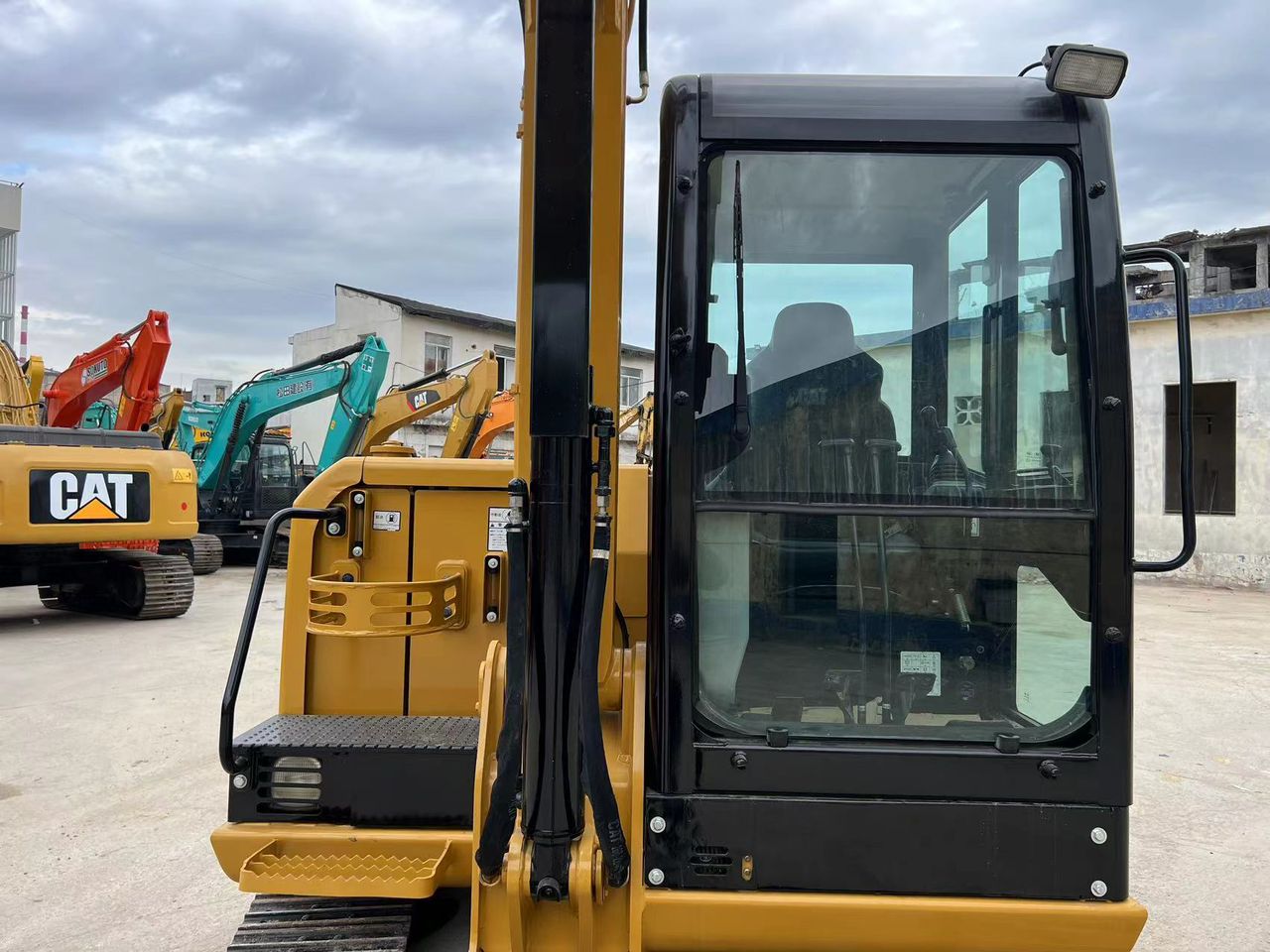 Mini Excavadora CAT 305E2 Seminueva - Imagen 9