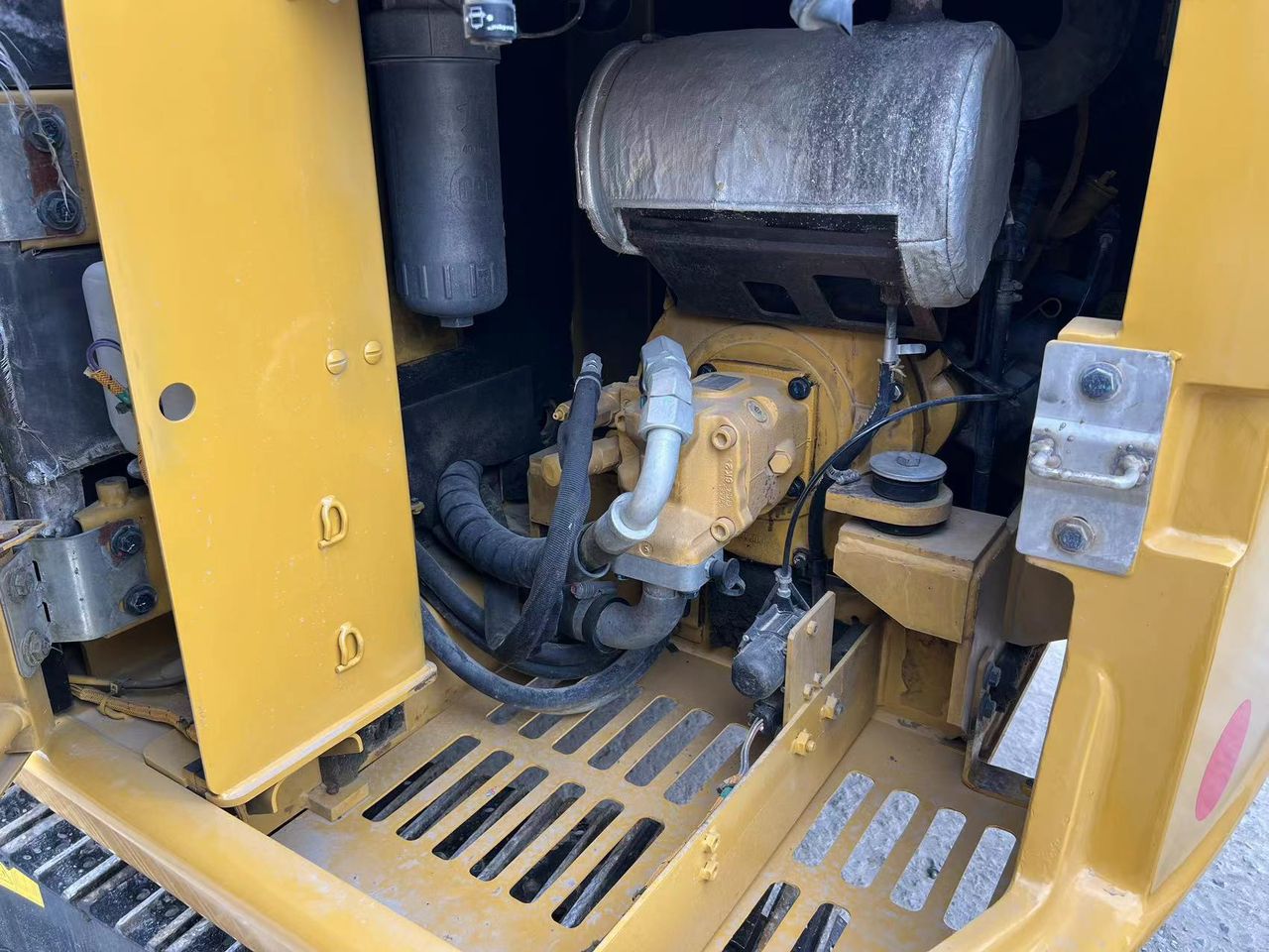 Mini Excavadora CAT 305E2 Seminueva - Imagen 11