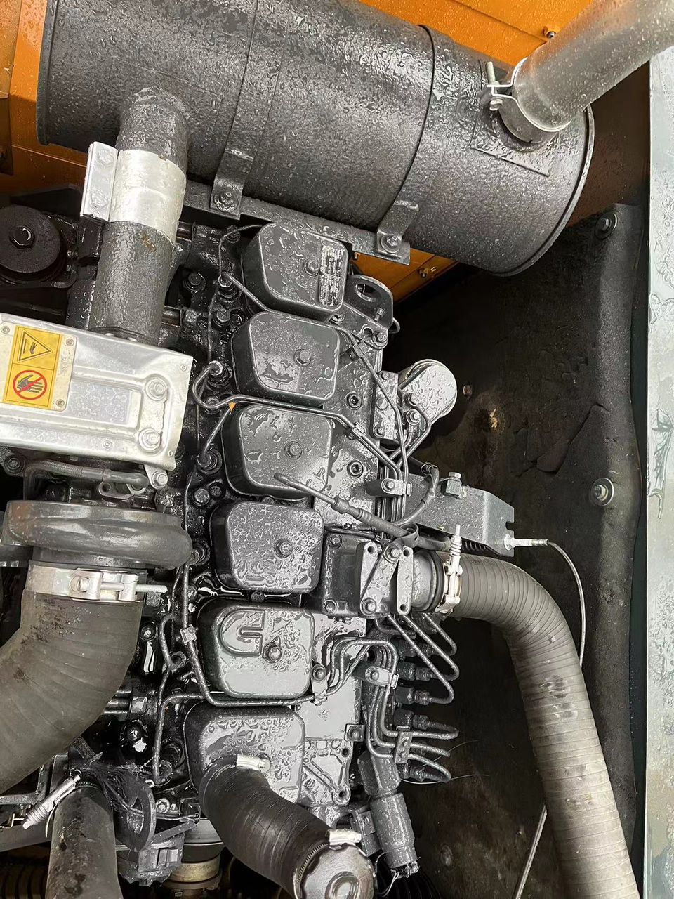 HYUNDAI 220-LC -9 SEMINUEVA - Imagen 3